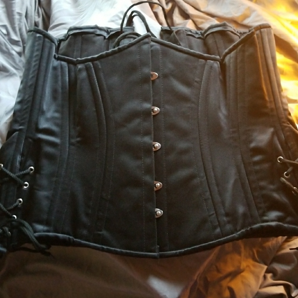 Satin underbust corset w/hip ties
